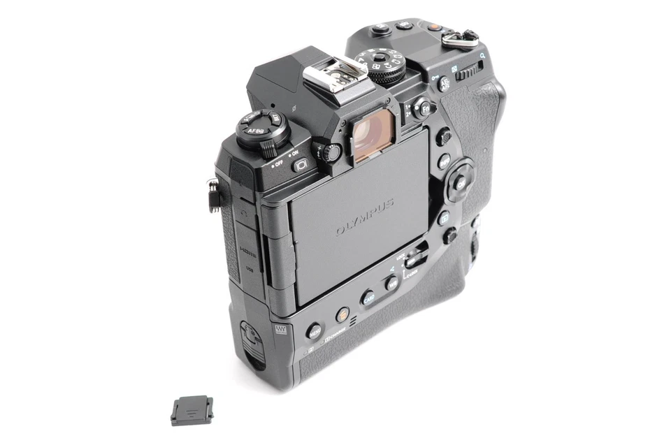 Olympus OM-D E-M1X Mirrorless Camera 20.4MP Original Box -shots 5,414 -MINT- JP - Image 4 of 4