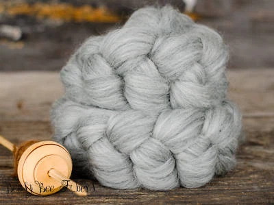 BEESYBEE FIBERS GRAY CORRIEDALE Wool Roving Undyed Combed Top Natural Gray Spinning Felting 4 oz