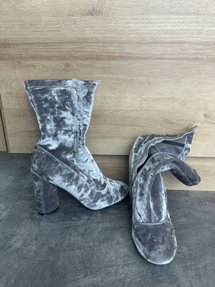 Botas calcetín de terciopelo Boohoo para mujer talla 9 tacón ancho media pantorrilla Foto 3 de 4