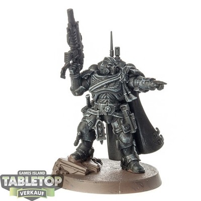 Space Marines - Captain in Phobos Armour - grundiert