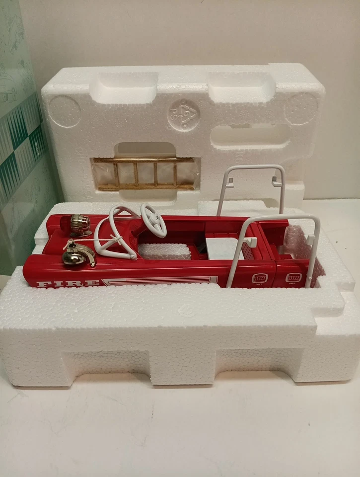 Camión de bomberos Hallmark Kiddie Car Classics 1962 Murray Super Deluxe 1995 con caja Foto 3 de 4