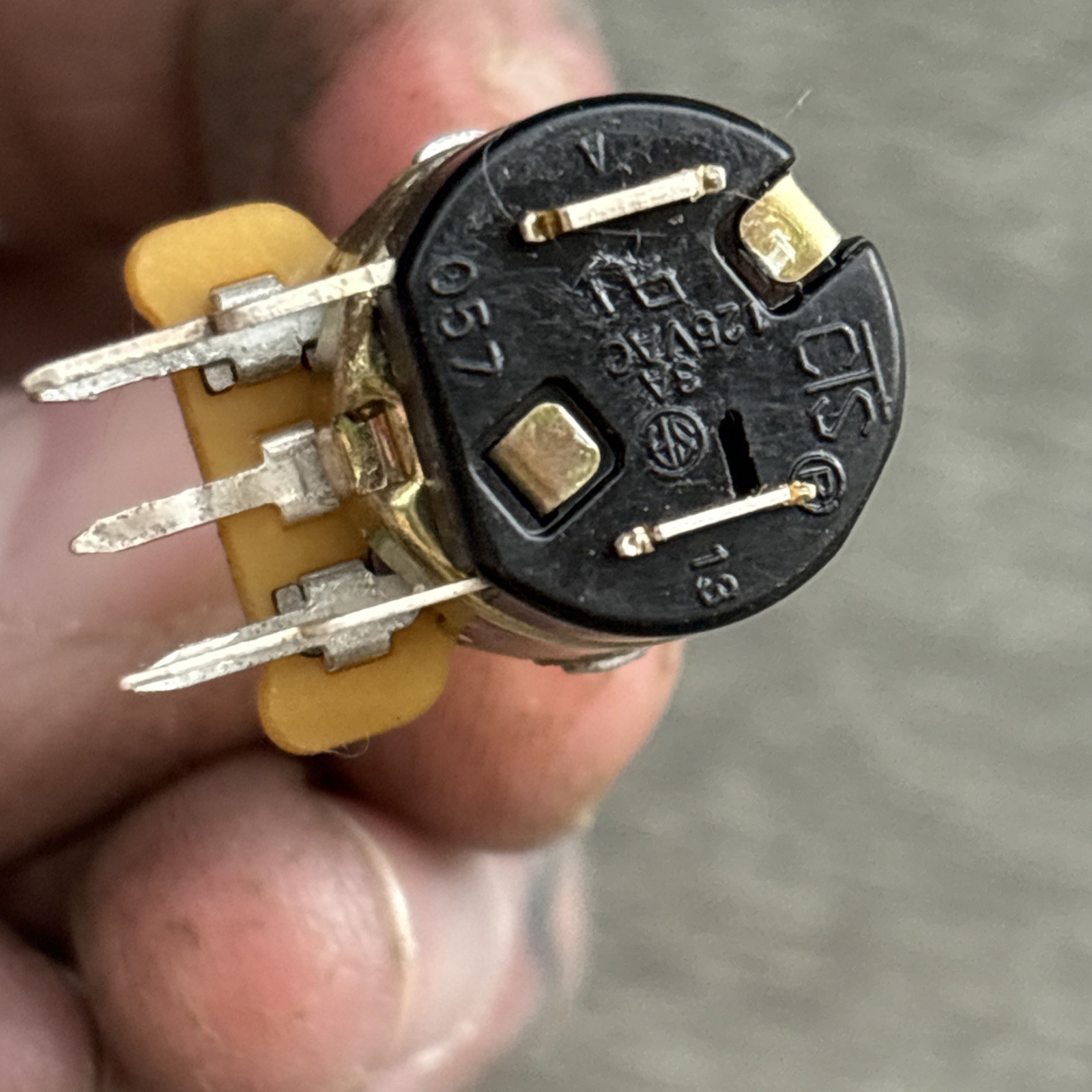 HUGE LOT: 70 Potentiometer, Bournes, Helipot, Centralab, Alpha, Fender, Audio