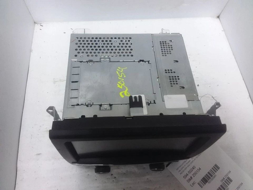 Radio Receiver And Display Screen Fits 11-16 PORSCHE CAYENNE 95864297300 - Image 3 of 4