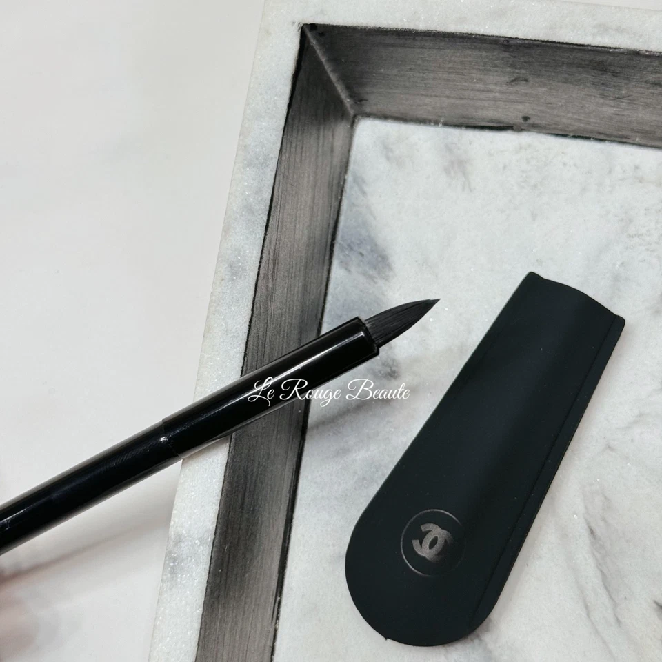 Cepillo delineador de ojos Chanel Les Pinceaux De Chanel Nº 205 - Corrector de detalles Foto 3 de 3