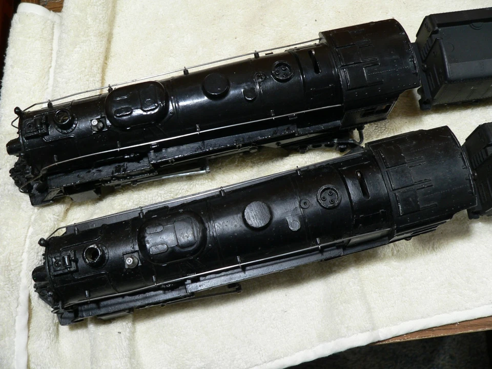 2 LIONEL "HUDSON" 2056  4-6-4 & TENDER  -TESTED 2046 W, Tested - Image 3 of 4