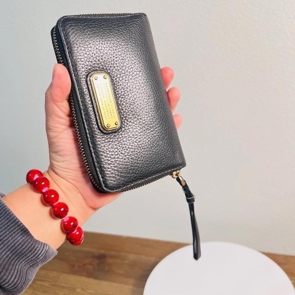 Бумажник-клатч Marc Jacobs черный шагреневая кожа на молнии стандартный запас рабочая одежда - Изображение 2 из 4