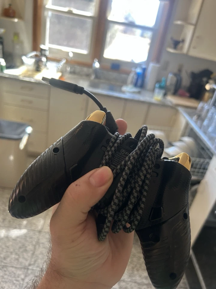 PowerA Fusion Wired Controller For Xbox One And PC- Black And Gold - Image 4 of 4