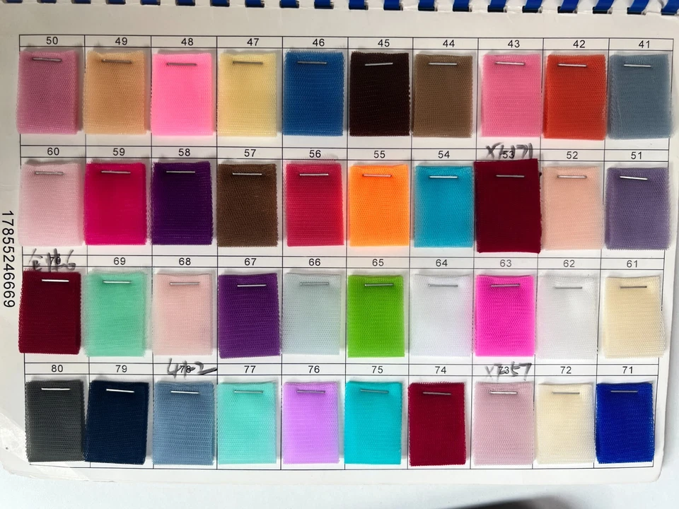 Vestidos de novia clásicos una línea fuera del hombro elegantes vestidos de novia de tren de barrido Foto 4 de 4