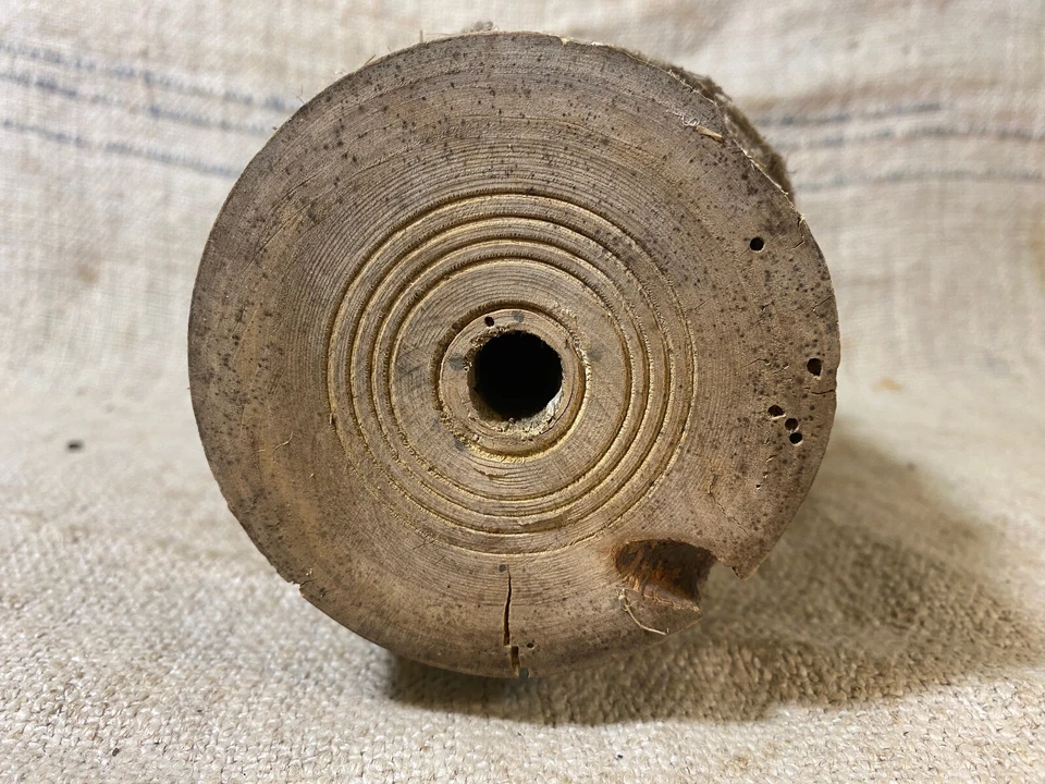Antique wooden spool with linen thread made in Slovakia - Image 2 of 4
