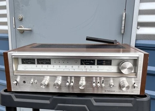 Vintage Pioneer SX-880 Stereo Receiver Works 60 Watts Per Channel