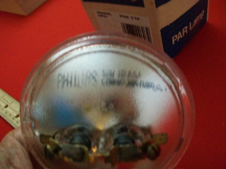 PHILIPS 50PAR36/WFL COMPACT 50 WATT 12 VOLT LOW VOLT APPLICATIONS-CAR BOAT ETC - Image 3 of 4