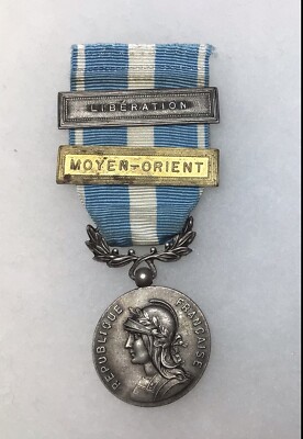 Médaille D'Outre-Mer Avec Agrafe Extrême-Orient - Décoration Française