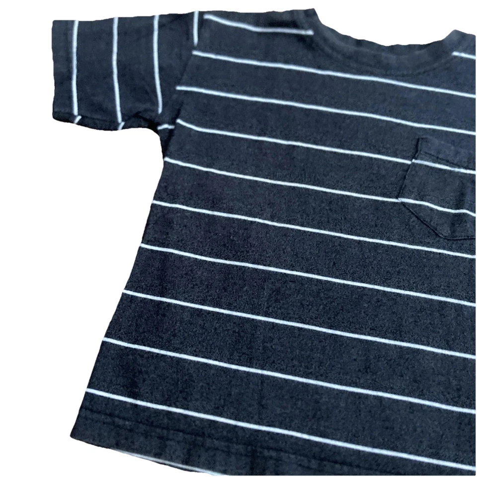 Camiseta Billabong Negra/Gris Blanca Rayas Bolsillo Frontal Niño Pequeño Talla 2T Foto 2 de 4