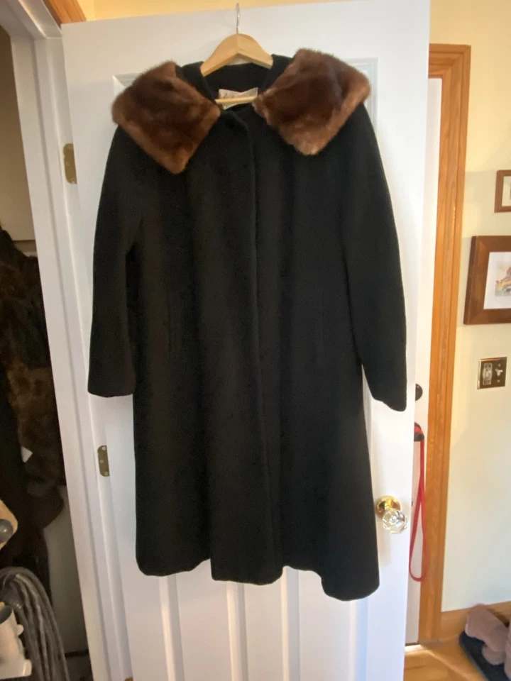 Vintage Women’s Black Cashmere & Mink Collar Swing Mid Long Length - Image 2 of 4