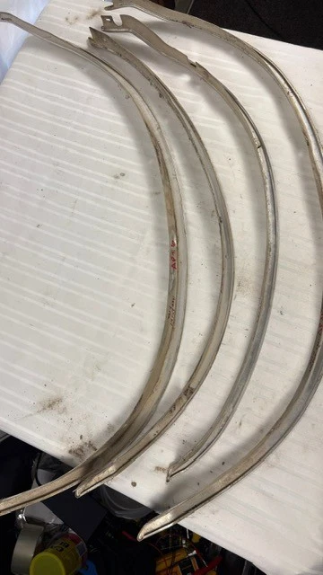 87-91 Ford F150 - Juego completo de molduras de arco de rueda para guardabarros OEM: de un 1989 F 150 Foto 2 de 4