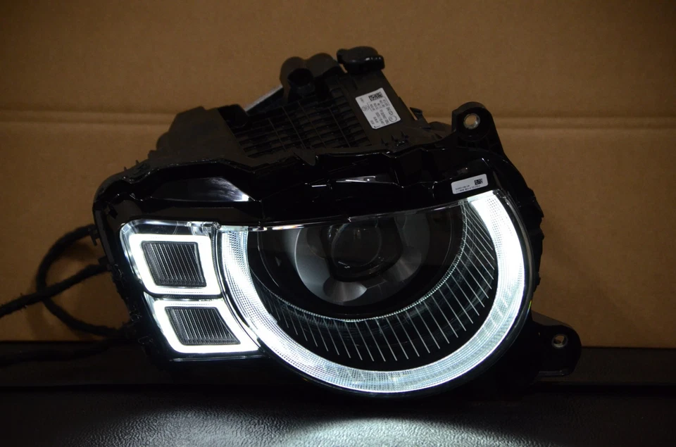 ¡Perfecto! ¡Genuino! Lámpara de faro de acento LED 20-25 Land Rover Defender derecha OEM Foto 4 de 4