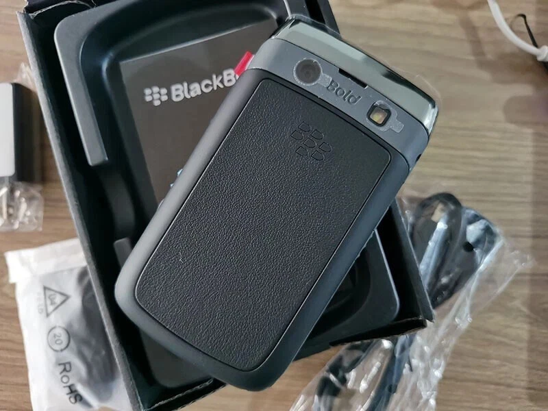 Blackberry Bold 9780 512MB Black GPS GSM 3G Original Unlocked QWERTY Smartphone - Image 2 of 4