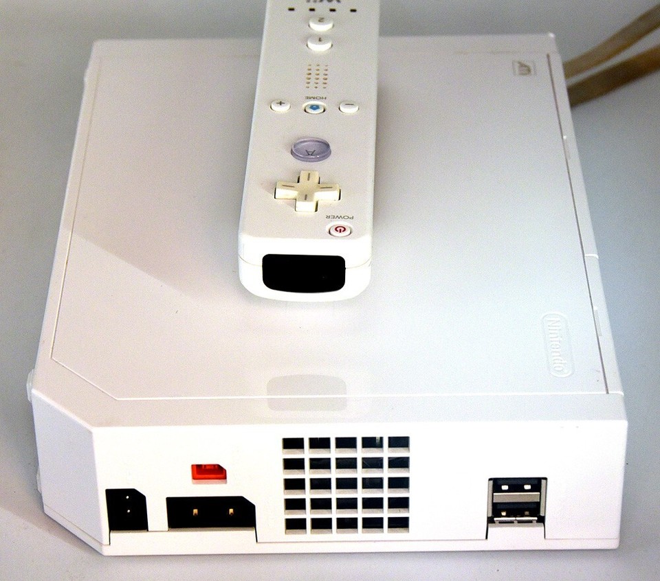 NINTENDO Wii WHITE CONSOLE RVL-001 PLUS CONTROLLER RVL-003 UNTESTED ...