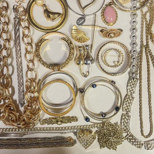 Vintage Gold & Silver Tone Costume Jewelry Lot Necklaces Bracelets Bangles - Picture 7 of 9