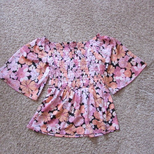 Chenault Medium Pink Black Floral Elastic On/Off Shoulder Top Flutter Sleeve - Picture 2 of 2