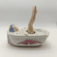 VINTAGE EHTF SEXY LADY IN A BUBBLE BATH NAUGHTY NODDER ASHTRAY NEAR MINT MARKED