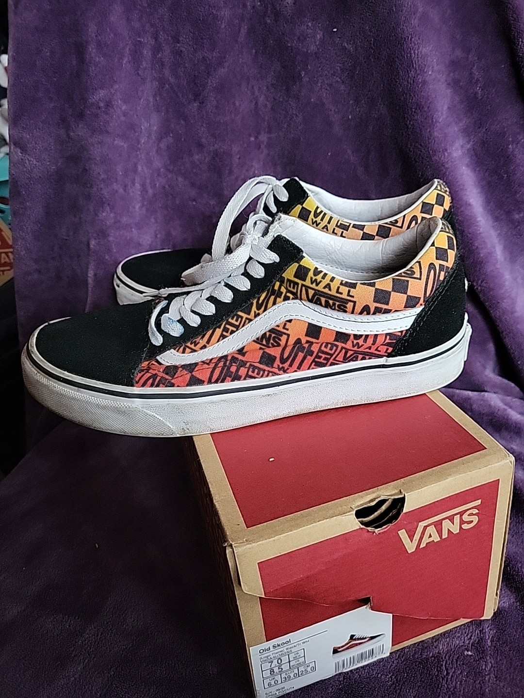 VANS Old Skool Men’s Size 7/Women's Size 8.5 Sneakers thumbnail 5