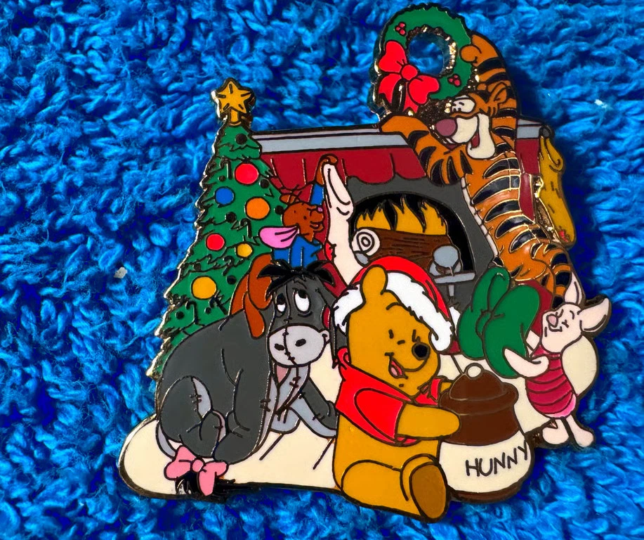 Christmas 2004 Contemporary Disney Pins, Patches & Buttons (1968