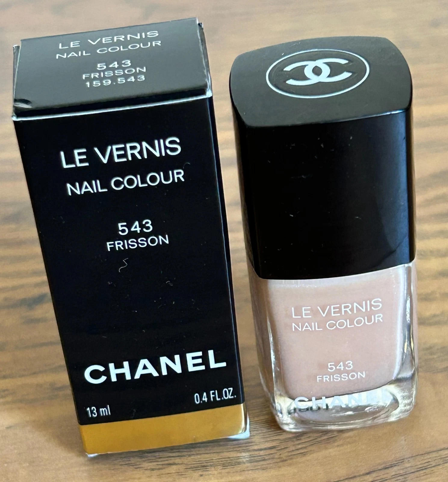 Rare New in Box Chanel Le Vernis Nail Colour Polish in Frisson 543 peach shimmer