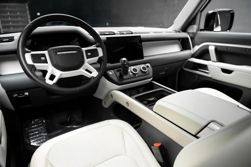 Land Rover Defender 130 2023 primera edición Foto 2 de 4