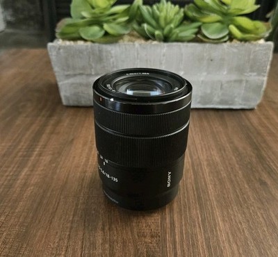 Sony E 18-135mm f/3.5-5.6 OSS Lens (SEL18135) E-Mount Tested Works Great