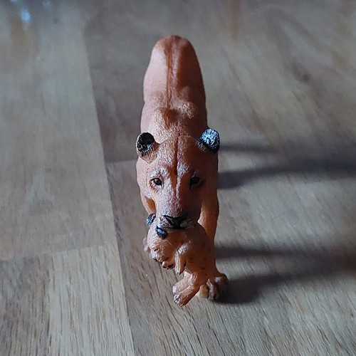 Schleich Figurina: Leonessa con Cucciolo Marrone - Safari - Foto 4 di 4