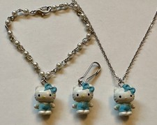 HELLO KITTY JEWELRY SET BLUE PLASTIC 3/4 OF 1" BRACELET NECKLACE ZIPPER PULL