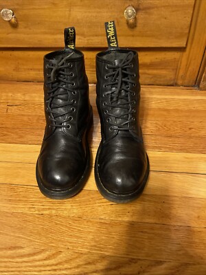 Dr. Martens Black  Lace-Up Boots. Men’s Size 8 1460 Smooth Leather Lace Up Boots in Black | Dr. Martens main image 3