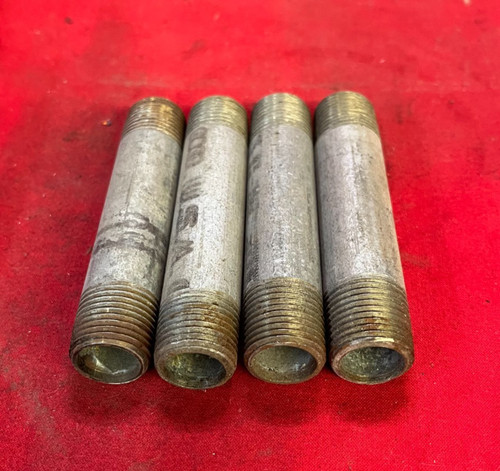 UNBRANDED PIPE NIPPLES SIZE: 1/2" NPT LENGTH: 4" (LOT OF 4)