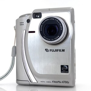 概ね美品　FUJIFILM　FinePix 4700z　l01a189dd FUJIFILM Fuji FinePix 4700z Compact Digital Camera Silver TESTED
