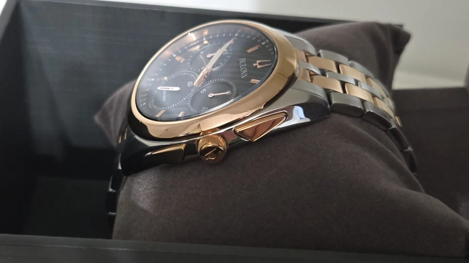 Мужские часы-хронограф Bulova CURV 98A160 двухцветная нержавеющая сталь - Изображение 3 из 4