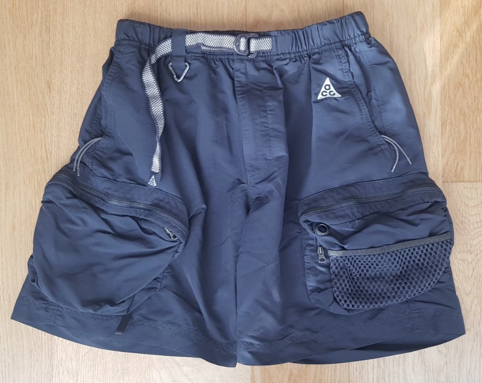 NIKE ACG Snowgrass Mens cargo hiking shorts size: S Black