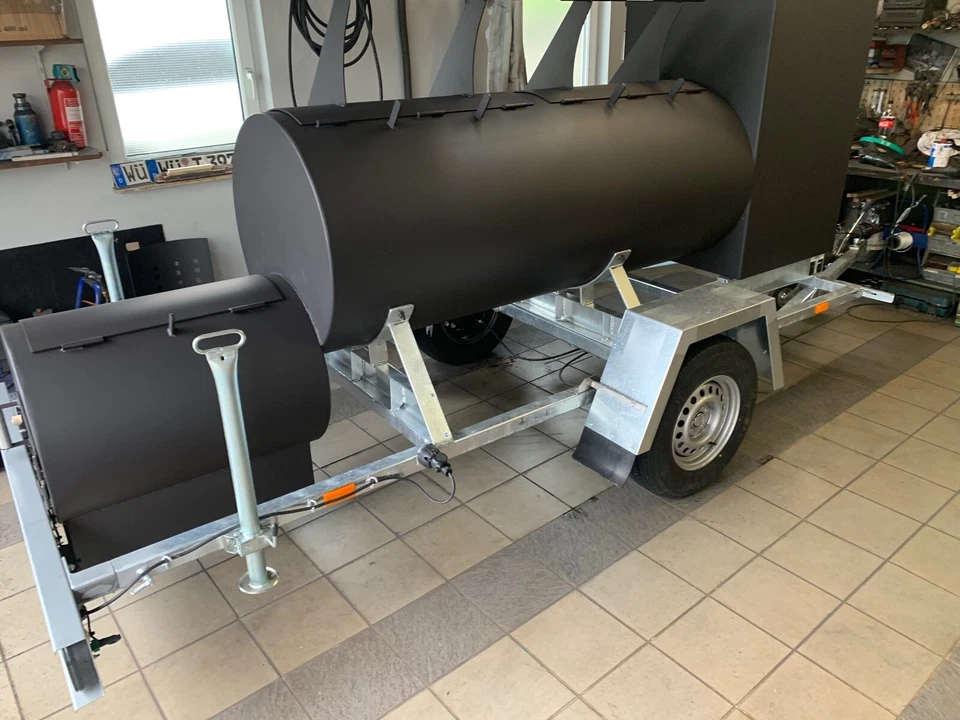 FriesStyle Smoker 32“ mit Räucherschrank auf Anhänger - Bild 2 von 4