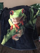 Fuzzy Frog Blanket 33  X 39  . c 