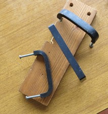 3 MANIGLIE IN ALLUMINIO PER MOBILI VARI COLOR NERO VITI IN FERRO -