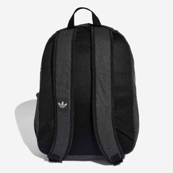 adidas backpack cw1693 Foundation 38L A shoe compartment keeps muddy cleats separate from the rest of your gear adidas CL BACKPACK WASHED EFFECT