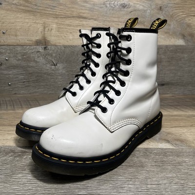 DOCS Dr Martens 11821 Smooth White Leather Boots Women Size 8 Lace Up 6'' Combat