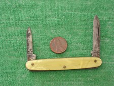 VINTAGE LIPIC 2 BLADE FOLDING POCKET KNIFE YELLOW MADE IN USA