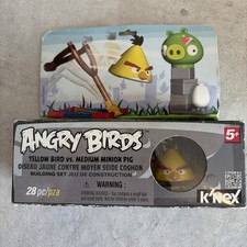 NEW In Box Angry Birds Yellow Bird Vs. Medium Minion Pig K nex Building