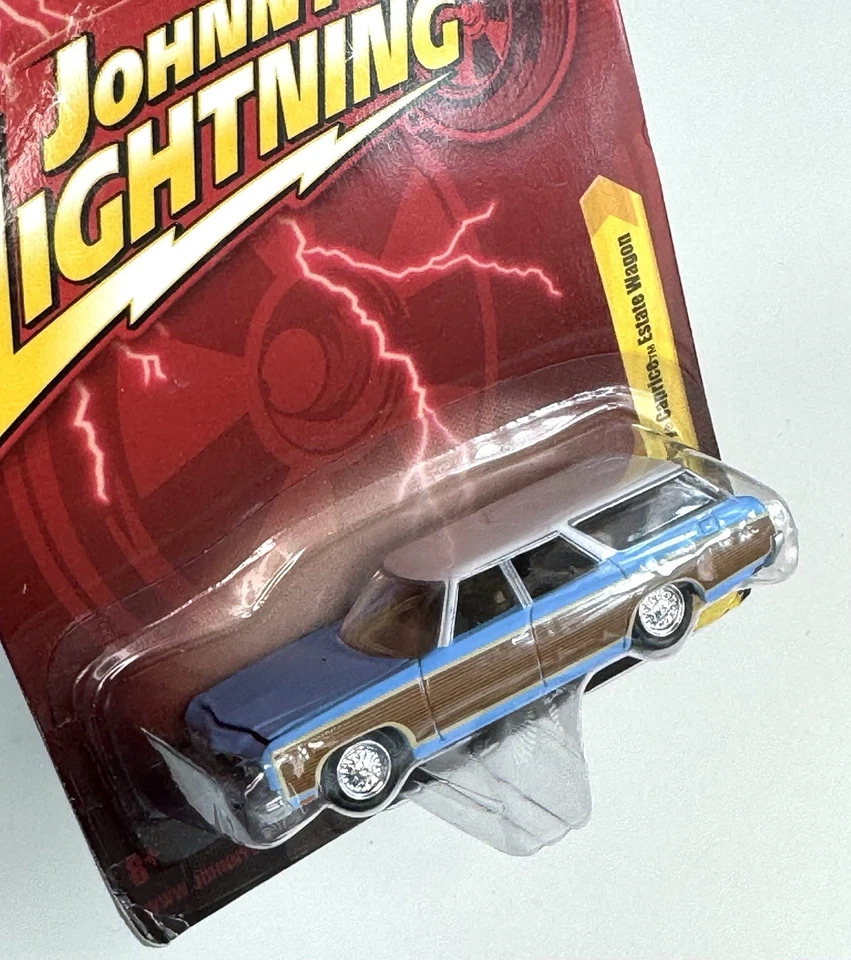 Johnny Lightning Blue Brown 1973 Chevy Caprice Estate Station Wagon '73 Forever - Image 3 of 3