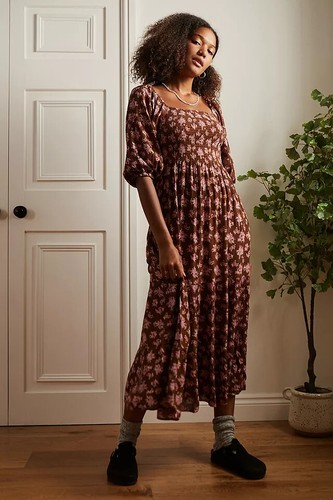 UO Lottie Chocolate Floral Tie-Back Midi Dress Printed Smocked Puff ...