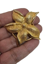 Vintage Womens Scarf Clip Metal Flower Star Swirl Gold Tone Womens Jewelry