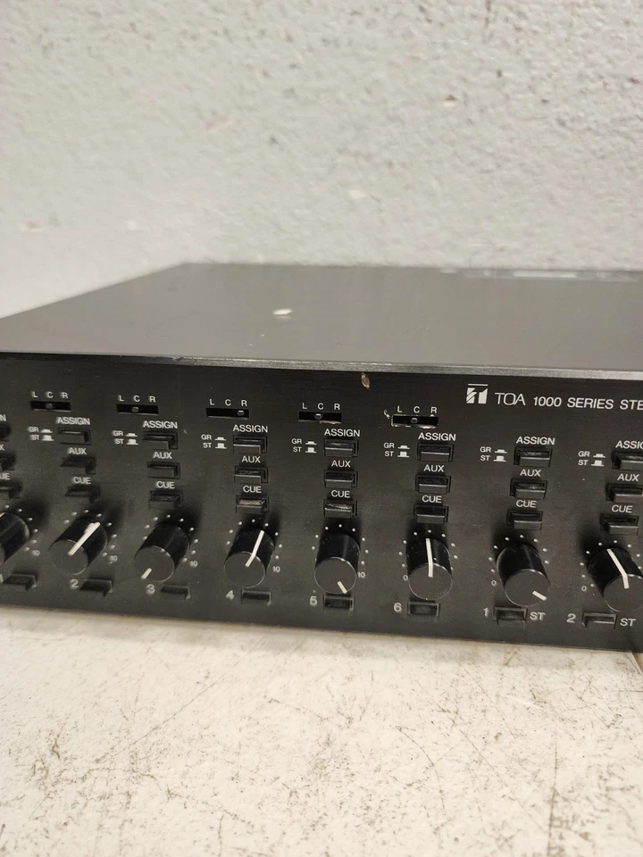 TOA 1000 Series Stereo Mixer M-1264 Rack Mount. - Image 3 of 4