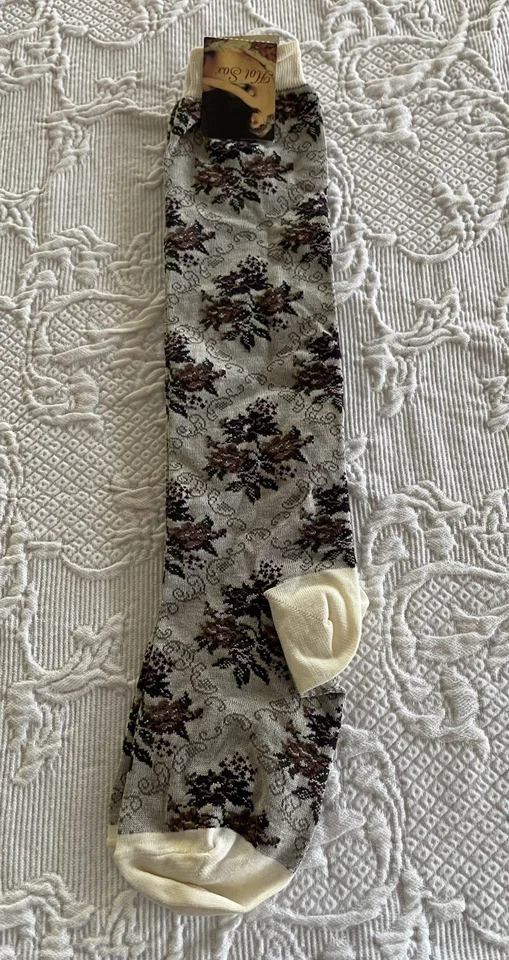 Hot Sox Victoria Floral Long Socks Ladies Fits 9-11 Made in USA RN 55365 NEW - Image 2 of 4