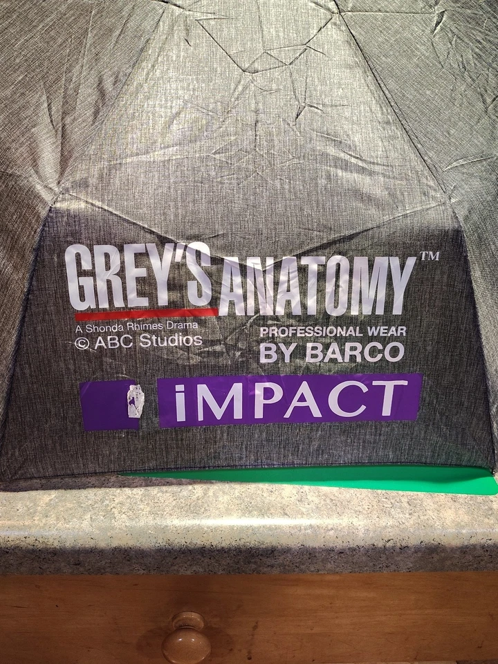 Rare Grey's Anatomy Promotional Umbrella Compact - Image 2 of 4